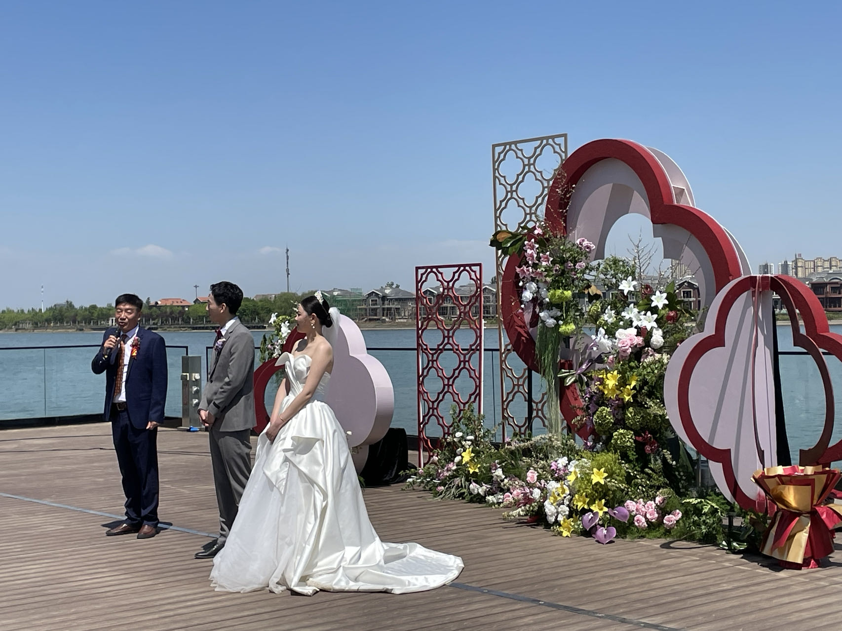 滹沱云上参加婚礼